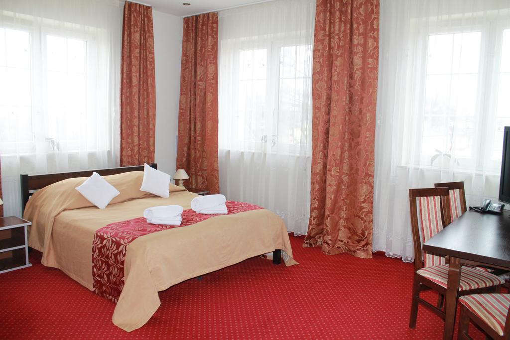 Hotel Kaprys Świdnik Eksteriør bilde